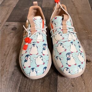 UIN Penguin Print Slip On Sneakers Youth 1 | Cute Novelty Art Shoes EU 32